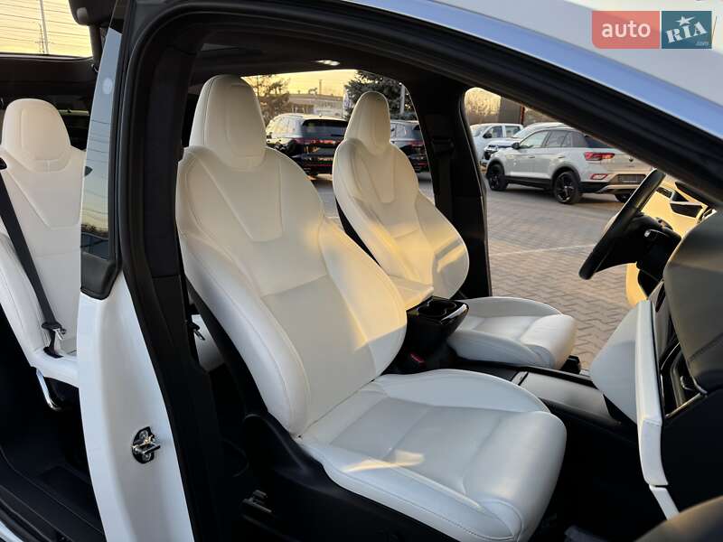 Позашляховик / Кросовер Tesla Model X 2020 в Чернівцях фото 27 Позашляховик / Кросовер Tesla Model X 2020 в Чернівцях