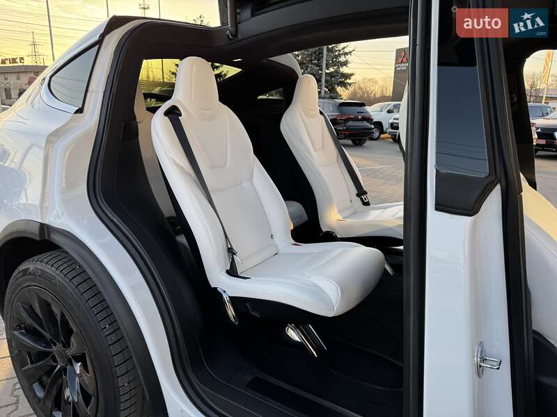 Позашляховик / Кросовер Tesla Model X 2020 в Чернівцях фото 28 Позашляховик / Кросовер Tesla Model X 2020 в Чернівцях
