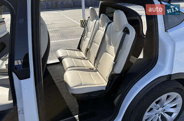 Позашляховик / Кросовер Tesla Model X 2020 в 