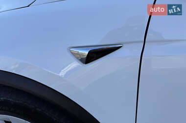 Позашляховик / Кросовер Tesla Model X 2020 в 