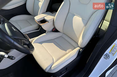 Позашляховик / Кросовер Tesla Model X 2020 в 