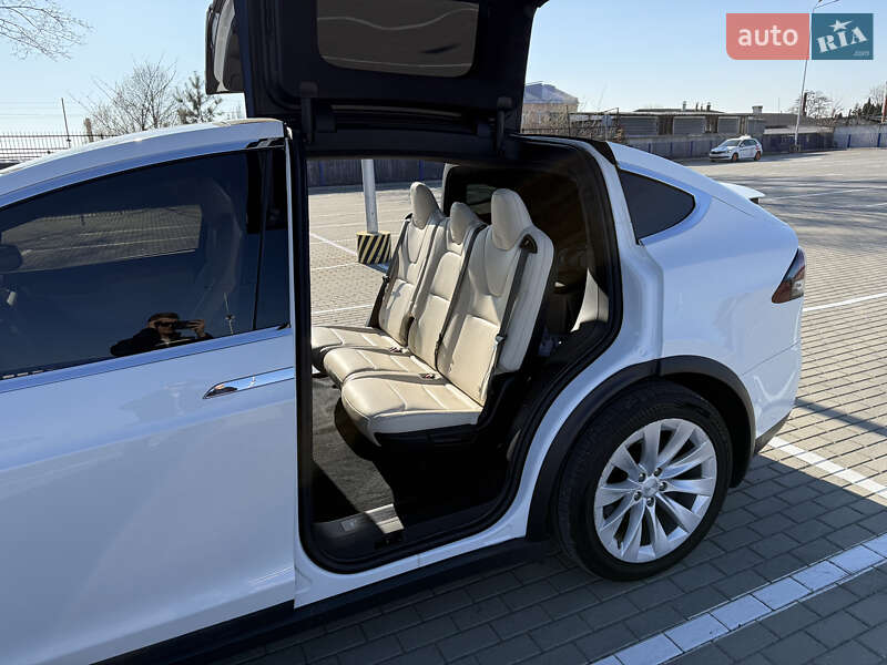 Внедорожник / Кроссовер Tesla Model X 2020 в Тернополе