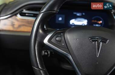 Внедорожник / Кроссовер Tesla Model X 2017 в 