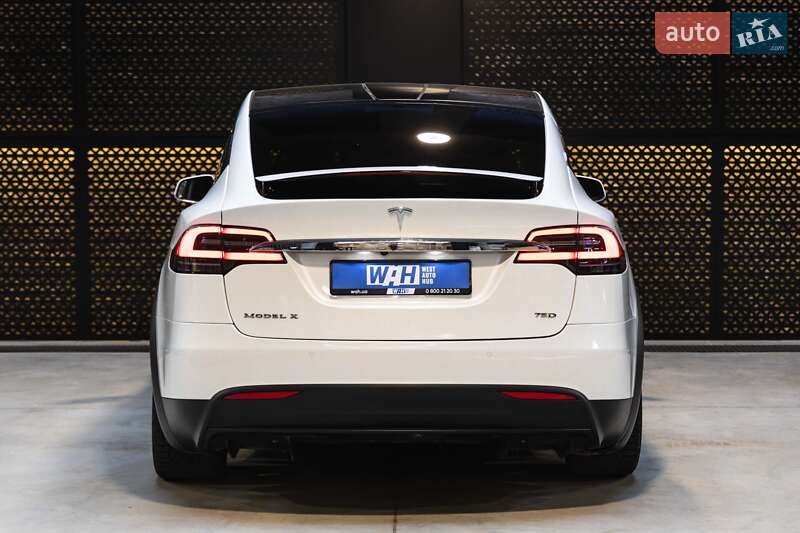 Позашляховик / Кросовер Tesla Model X 2017 в Луцьку