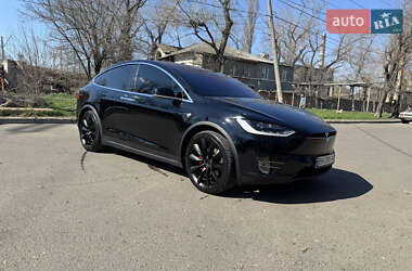 Позашляховик / Кросовер Tesla Model X 2019 в 