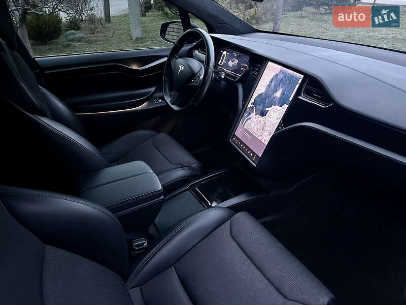 Позашляховик / Кросовер Tesla Model X 2018 в Хмельницькому