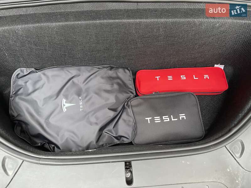 Позашляховик / Кросовер Tesla Model X 2019 в Києві фото 20 Позашляховик / Кросовер Tesla Model X 2019 в Києві