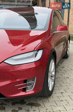 Позашляховик / Кросовер Tesla Model X 2016 в 
