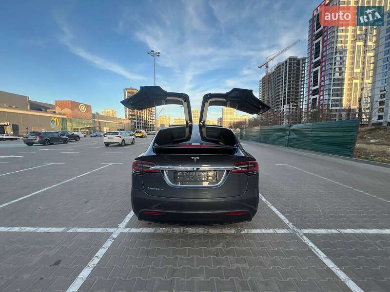 Внедорожник / Кроссовер Tesla Model X 2018 в Киеве
