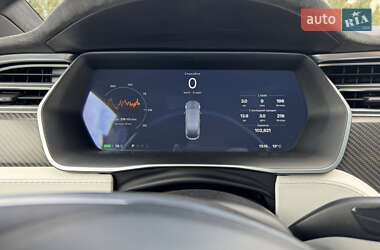 Позашляховик / Кросовер Tesla Model X 2017 в 