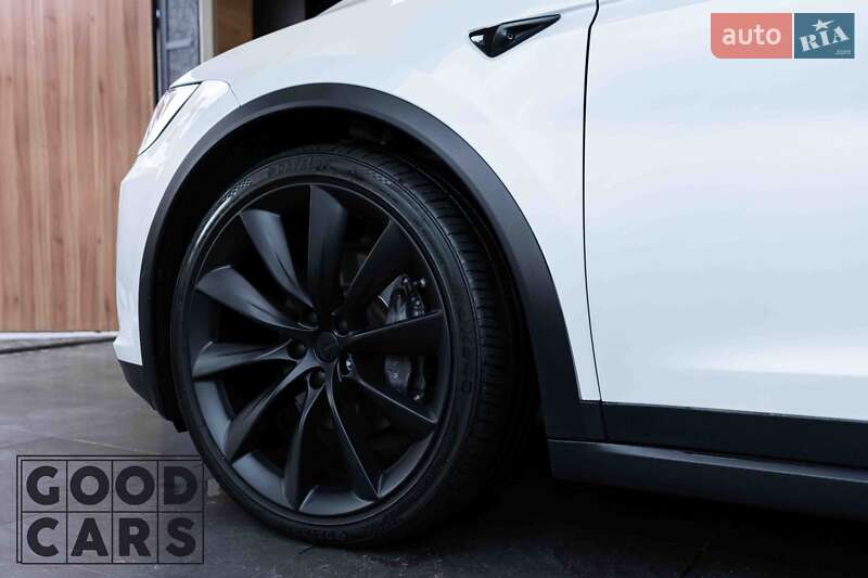 Позашляховик / Кросовер Tesla Model X 2017 в Одесі