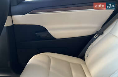Позашляховик / Кросовер Tesla Model X 2022 в 
