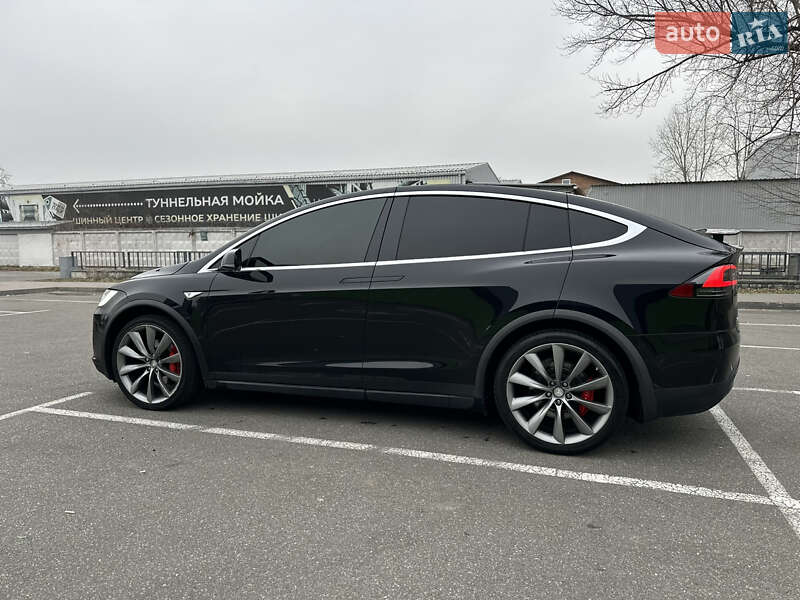 Позашляховик / Кросовер Tesla Model X 2015 в Києві