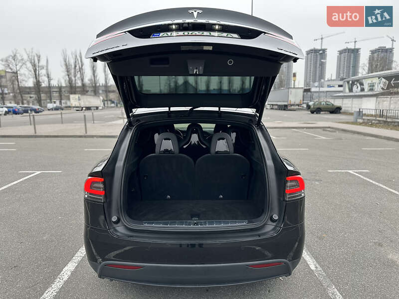 Позашляховик / Кросовер Tesla Model X 2015 в Києві