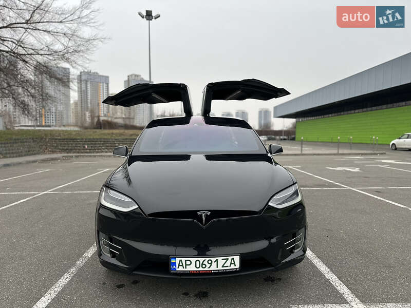 Позашляховик / Кросовер Tesla Model X 2015 в Києві