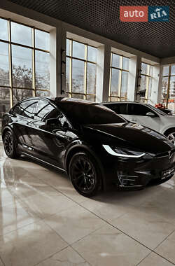 Внедорожник / Кроссовер Tesla Model X 2016 в 