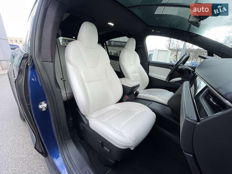 Внедорожник / Кроссовер Tesla Model X 2019 в Киеве