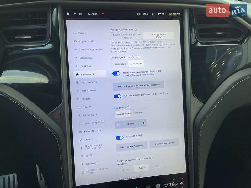 Внедорожник / Кроссовер Tesla Model X 2019 в Киеве