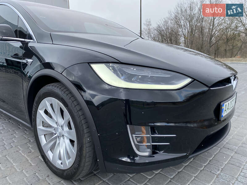 Позашляховик / Кросовер Tesla Model X 2017 в Києві