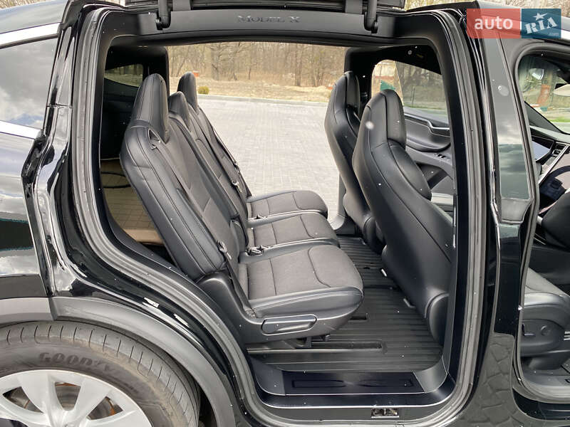 Позашляховик / Кросовер Tesla Model X 2017 в Києві
