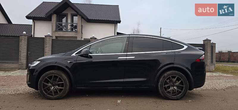 Позашляховик / Кросовер Tesla Model X 2017 в Житомирі