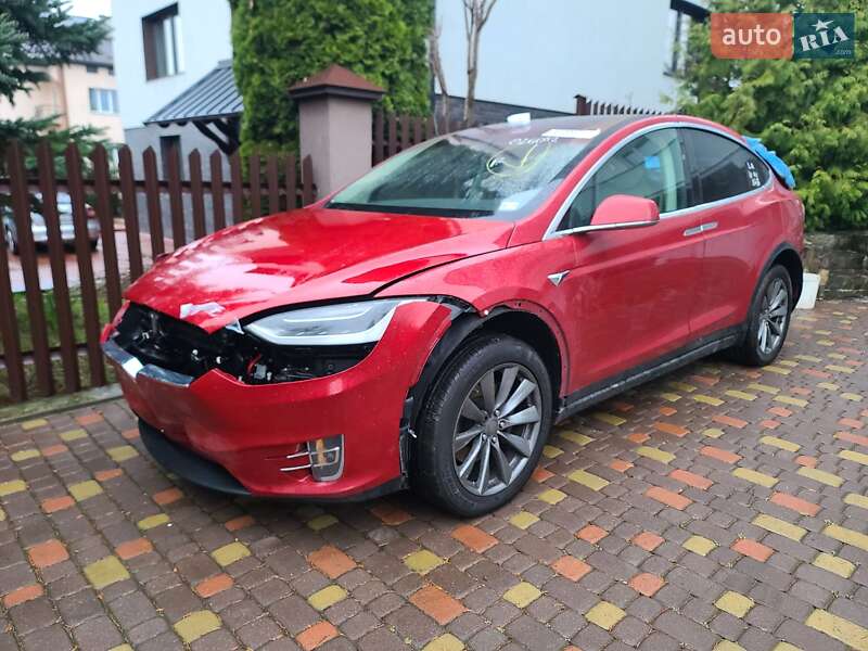 Позашляховик / Кросовер Tesla Model X 2016 в 