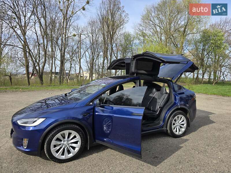 Позашляховик / Кросовер Tesla Model X 2018 в Калуші