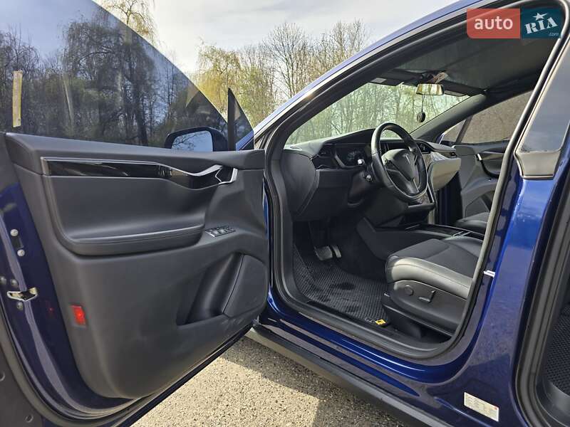 Позашляховик / Кросовер Tesla Model X 2018 в Калуші