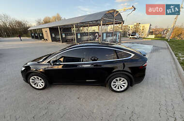 Позашляховик / Кросовер Tesla Model X 2019 в 