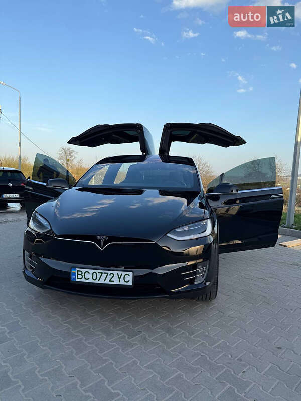 Позашляховик / Кросовер Tesla Model X 2019 в Львові