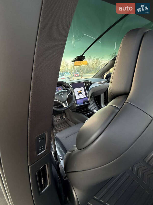 Позашляховик / Кросовер Tesla Model X 2019 в Львові