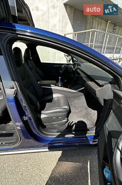 Позашляховик / Кросовер Tesla Model X 2022 в 