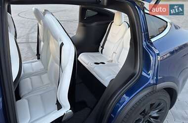 Позашляховик / Кросовер Tesla Model X 2017 в 