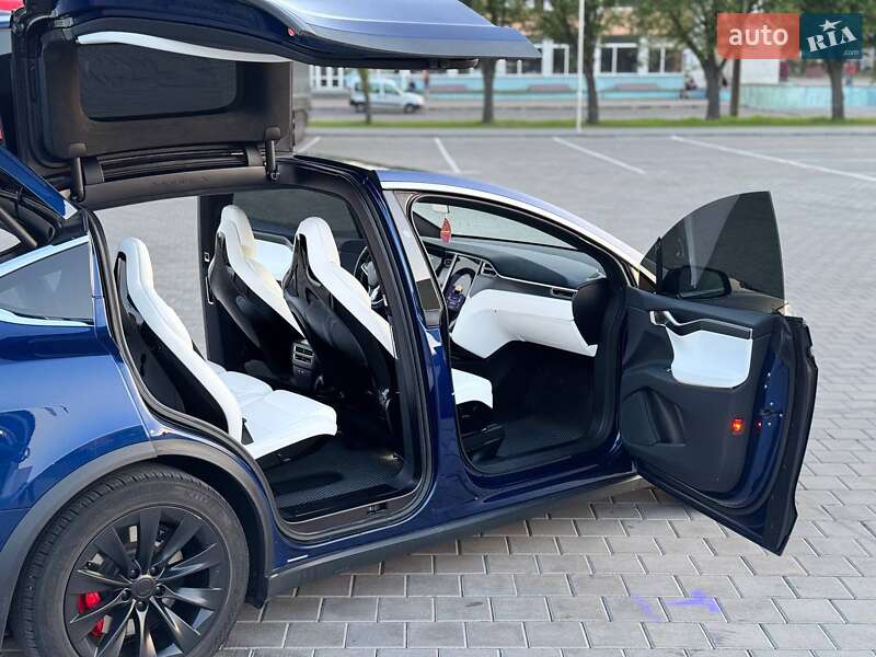 Позашляховик / Кросовер Tesla Model X 2017 в Черкасах