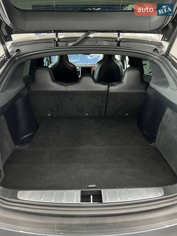 Позашляховик / Кросовер Tesla Model X 2018 в Вінниці
