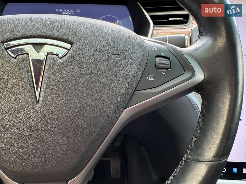 Внедорожник / Кроссовер Tesla Model X 2018 в Киеве