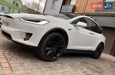 Позашляховик / Кросовер Tesla Model X 2019 в 