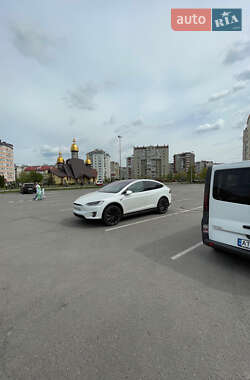 Позашляховик / Кросовер Tesla Model X 2019 в 
