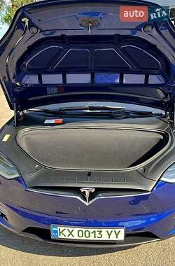 Позашляховик / Кросовер Tesla Model X 2016 в 