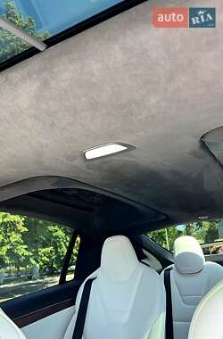 Позашляховик / Кросовер Tesla Model X 2016 в 