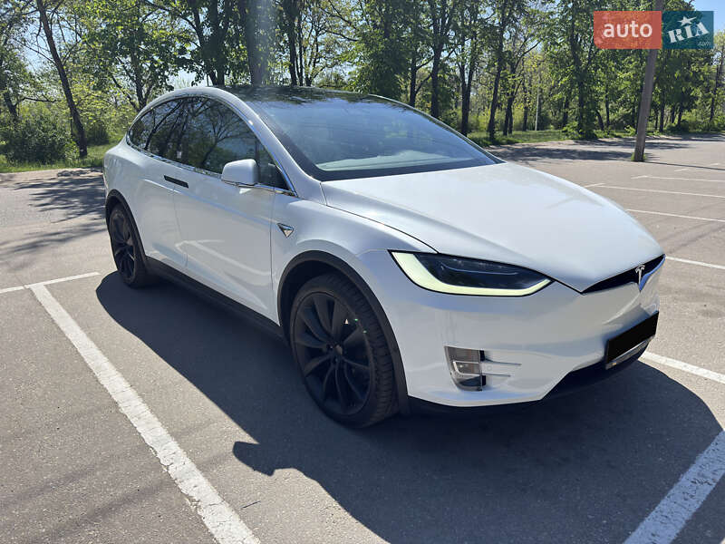 Внедорожник / Кроссовер Tesla Model X 2019 в 