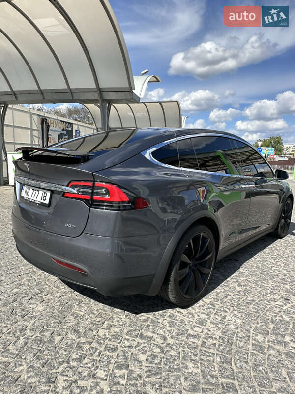 Позашляховик / Кросовер Tesla Model X 2017 в Києві