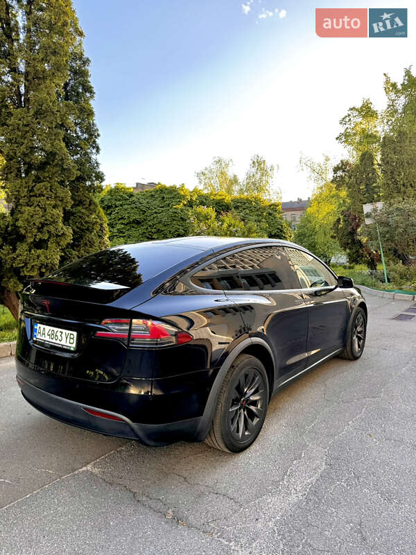 Позашляховик / Кросовер Tesla Model X 2016 в Києві