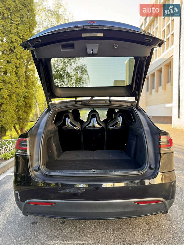 Позашляховик / Кросовер Tesla Model X 2016 в Києві