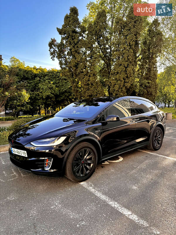 Позашляховик / Кросовер Tesla Model X 2016 в Києві