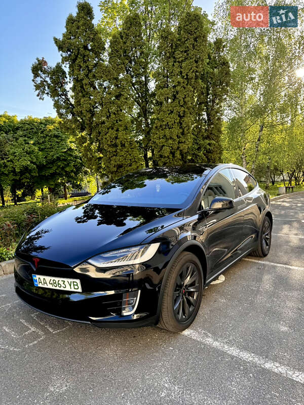 Позашляховик / Кросовер Tesla Model X 2016 в Києві