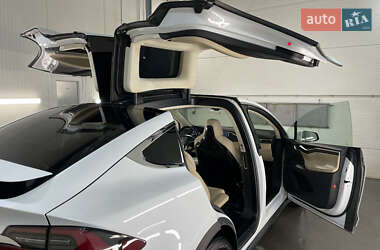 Внедорожник / Кроссовер Tesla Model X 2016 в 