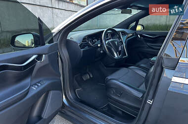 Внедорожник / Кроссовер Tesla Model X 2017 в 