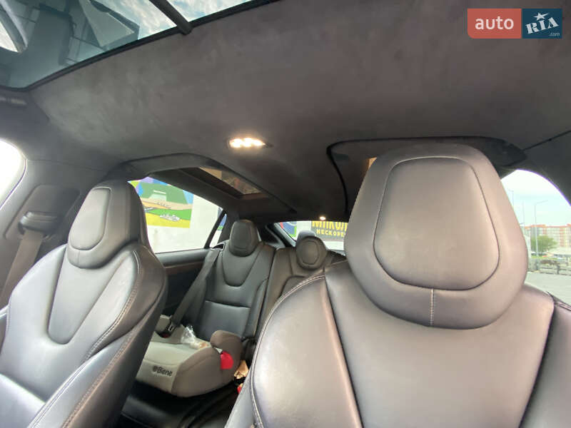 Позашляховик / Кросовер Tesla Model X 2019 в Львові