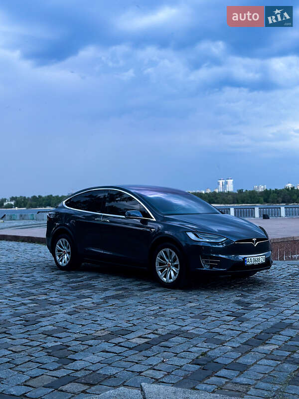 Внедорожник / Кроссовер Tesla Model X 2017 в Киеве